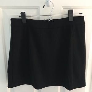 HONEY PUNCH BASIC BLACK MINI SKIRT